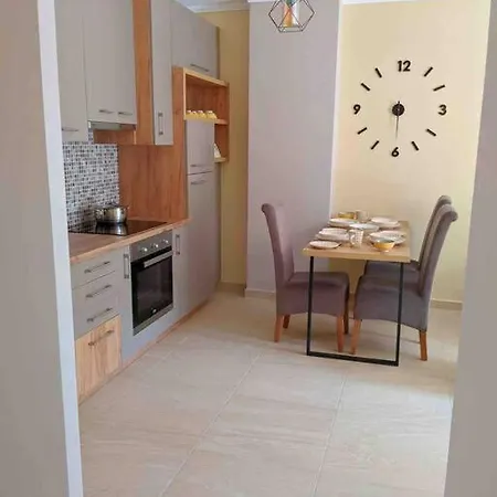 Lily & Gaz'S Seaview Home!